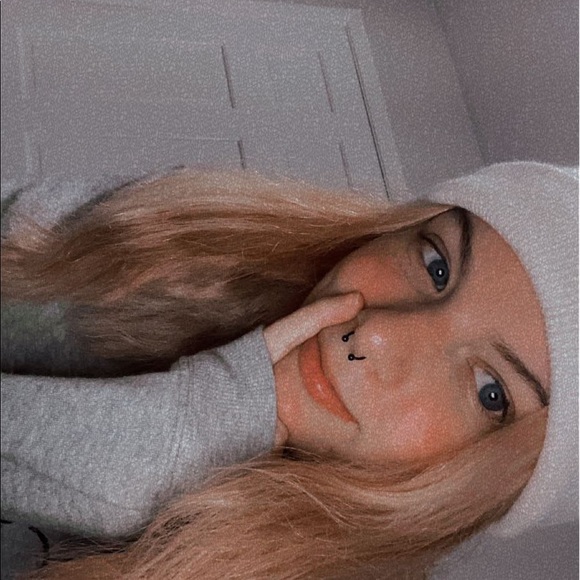 Meet your Posher, Taylor - Picture 1 of 1